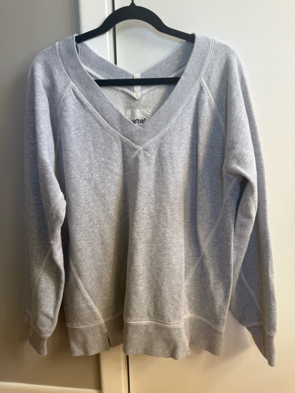 aerie Soft Gray v neck sweater.NWT
